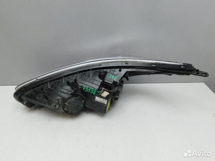 Фара правая Kia Ceed