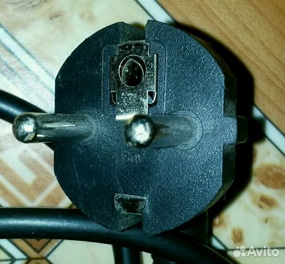 Кабель для подключения к компьютеру 220v