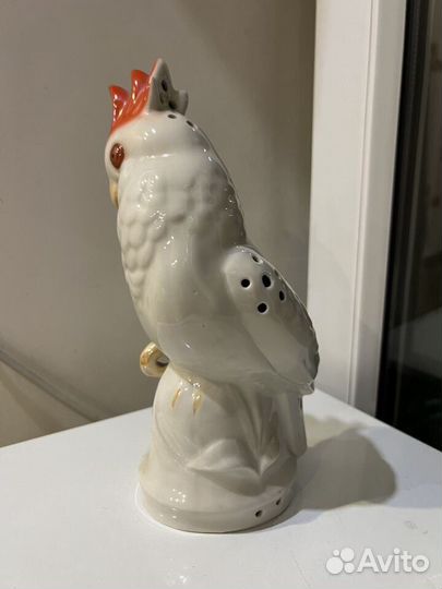 Фарфоровые статуэтка Попугай