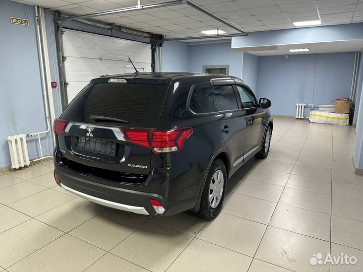Mitsubishi Outlander 2.0 CVT, 2015, 140 169 км