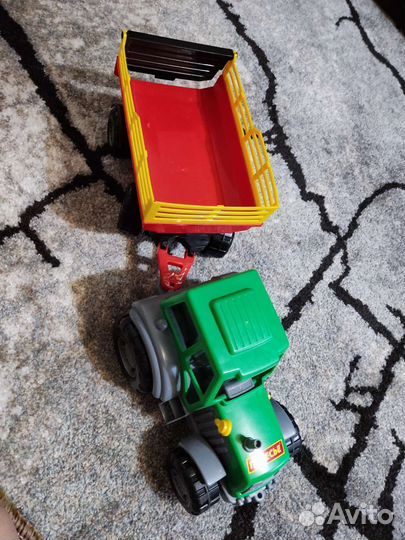 Трактор с прицепом игрушка