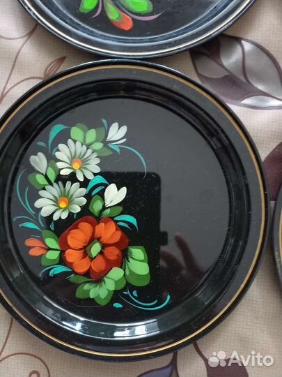 В подарок -Декоративные металлические тарелки