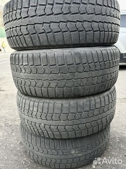 Pirelli Winter Ice Control 215/55 R17 94