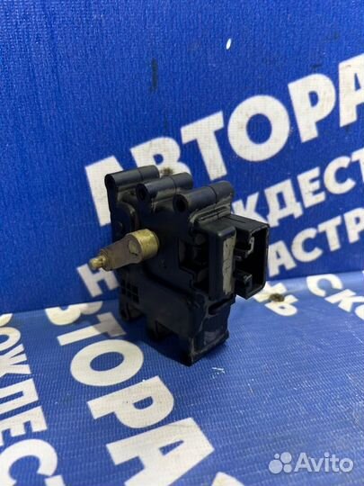 Моторчик заслонок отопителя Mazda 3 Bk седан 2006