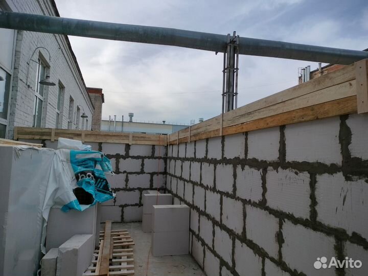 Бригада строителей