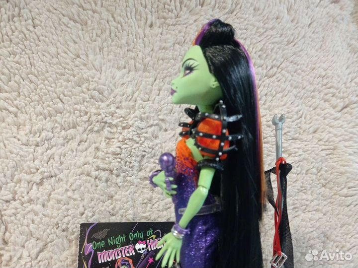 Кукла монстер хай Каста Фирс базовая