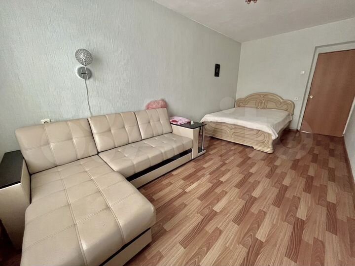 2-к. квартира, 65 м², 2/10 эт.