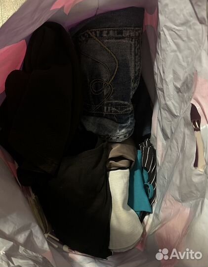 Отдам даром женские вещи р.42 самовывоз