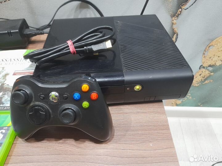 Xbox 360 Slim 250гб (freebооt) + 35 игр