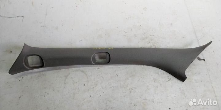 Накладка на стойку лобового стекла левая Mazda Tr