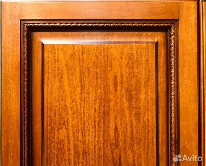 Книжный шкаф массив