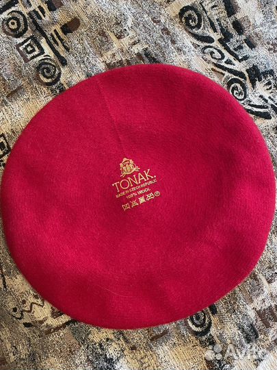 Берет с козырьком