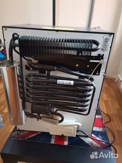 Холодильник минибар Dometic