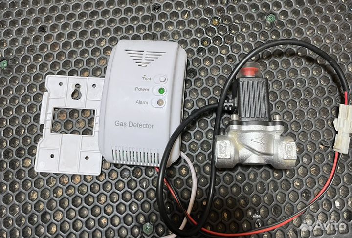 Датчик газа с клапаном