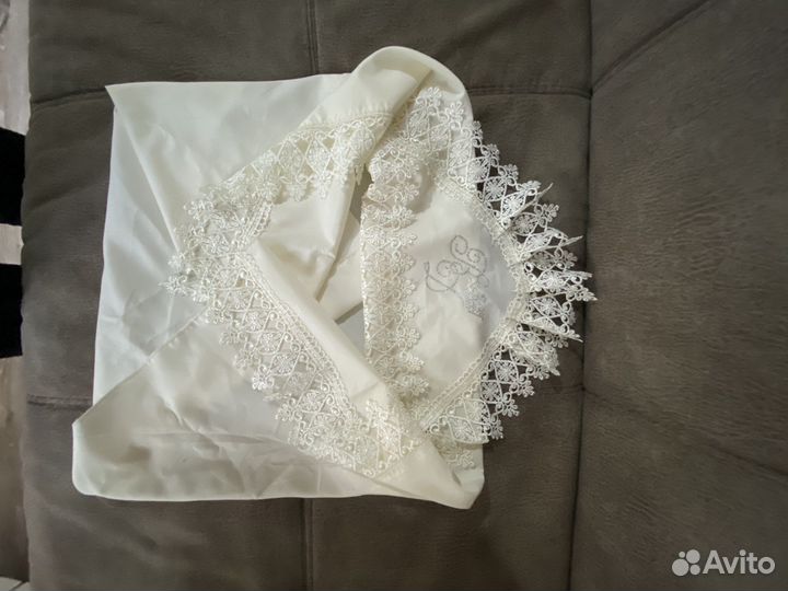 Продам пеленку,чепчик,2 банта