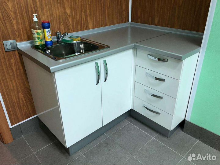 Кухонный гарнитур угловой