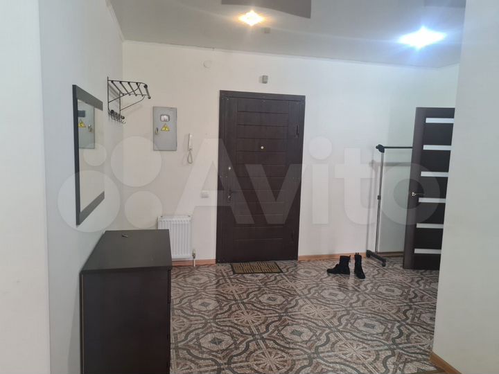 2-к. квартира, 80 м², 4/5 эт.
