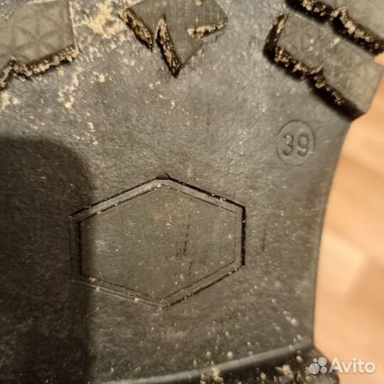 Зимние сапоги для мальчика 39р