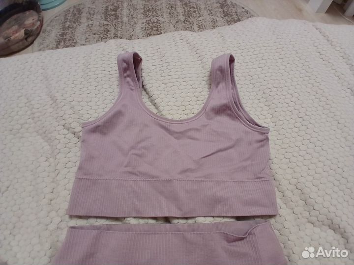 Спортивный костюм женский топ +легинцы