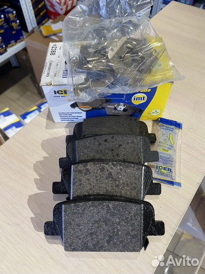 Тормозные колодки Hyunda Santa Fe IV