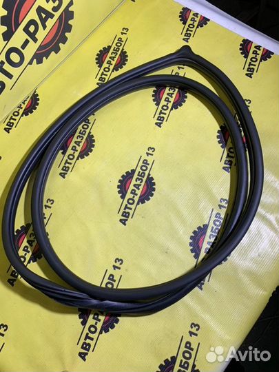 Уплотнитель в проем передний правый Kia Rio 4 FB