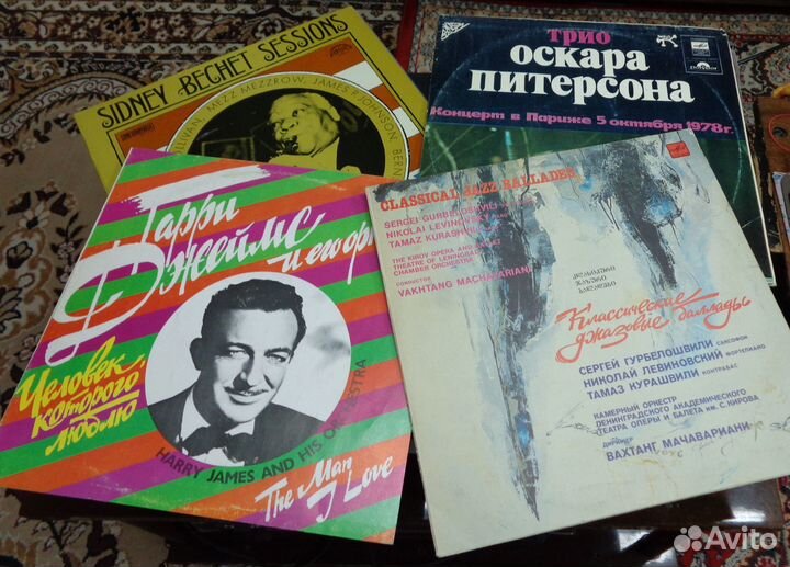 Кассеты, минидиски из Японии и винил СССР