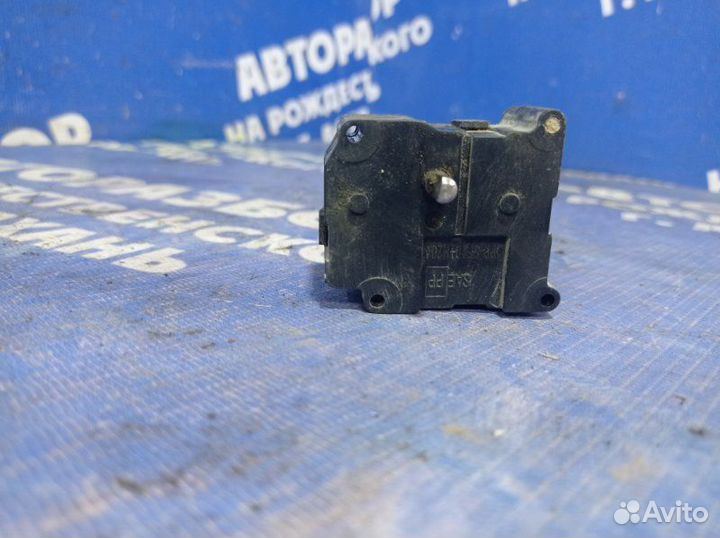 Моторчик заслонок отопителя Audi A8 седан ABZ 1996