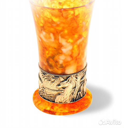 Рюмка янтарная с серебром на тему «Охота»