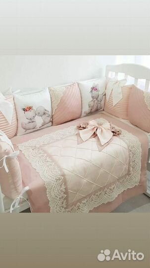 Комплект на выписку и в кроватку