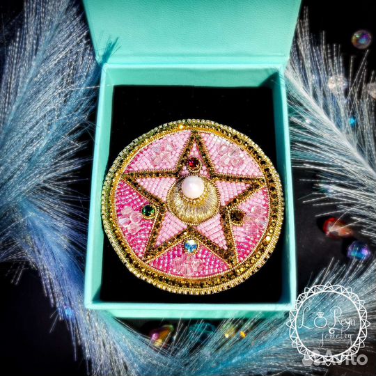Брошь Сейлор Мун с кристаллами Swarovski handmade