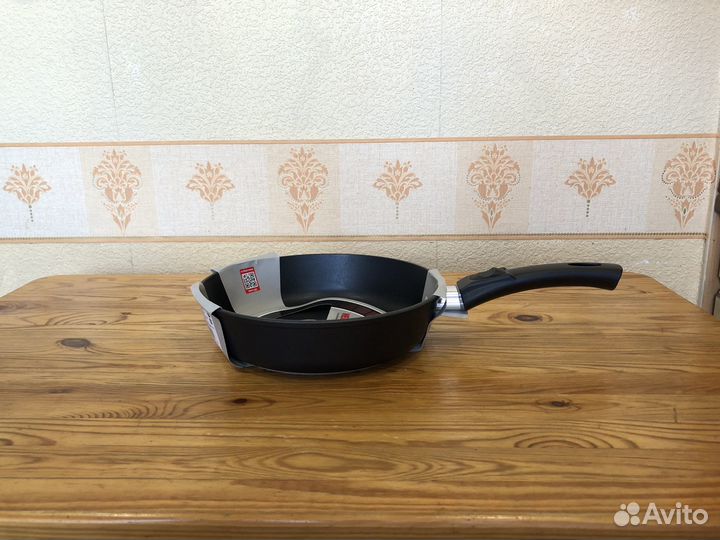 Сковорода Нева Металл Титан Особенная индукция