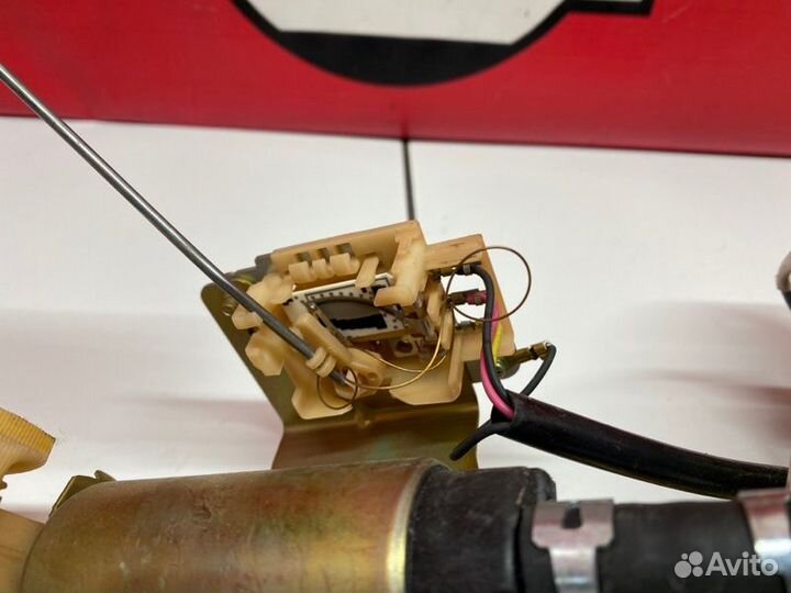 Насос топливный Toyota Nadia SXN10 3SFE 2000