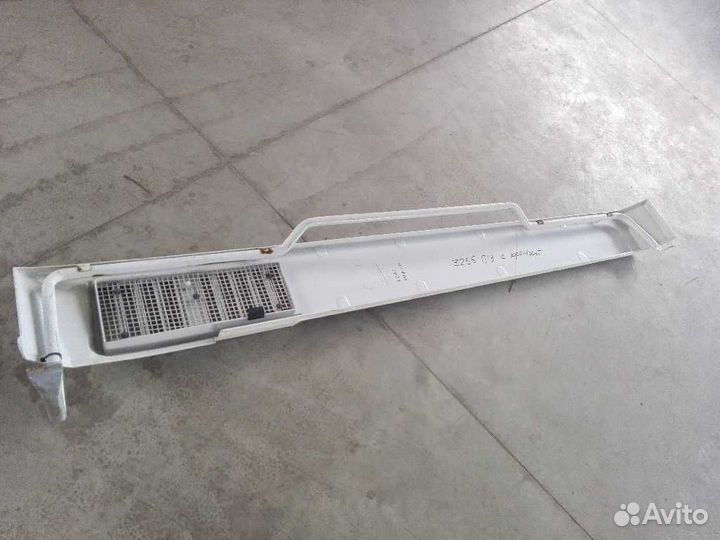 Спойлер кабины задний правый Renault (Рено) Magnum 05-14 (5000936423)