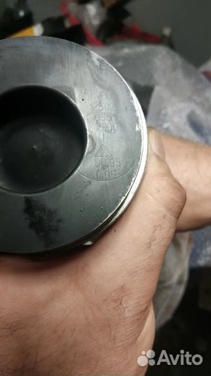 Поршни с шатунами 2.0TDI BKD(кольца,вкладыши)