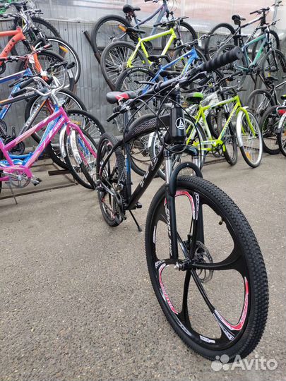 Велосипед на литых дисках bmw