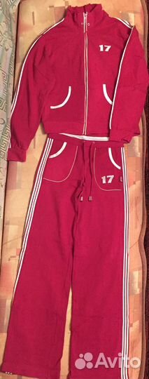 Женский спортивный костюм