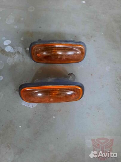 Поворотник на крыле Land Rover Discovery2