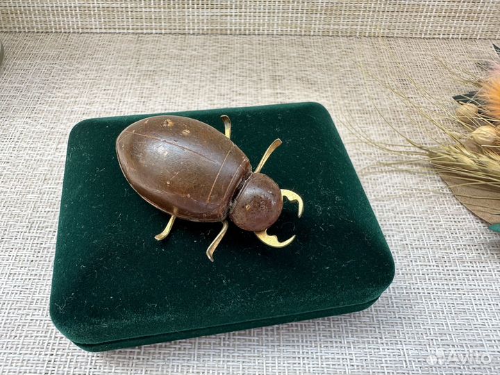 Брошь жук рогач янтарь СССР винтаж