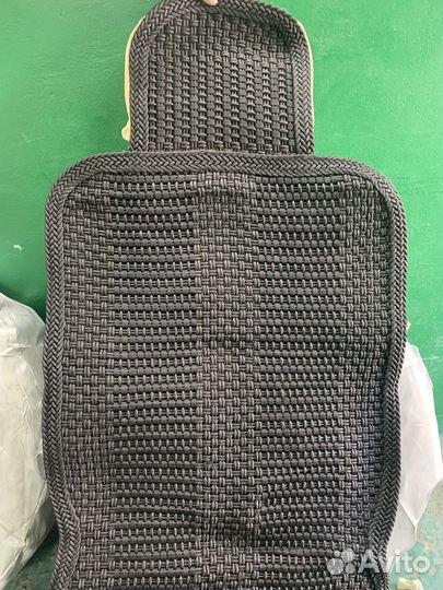 Универсальные чехлы в автомобиль