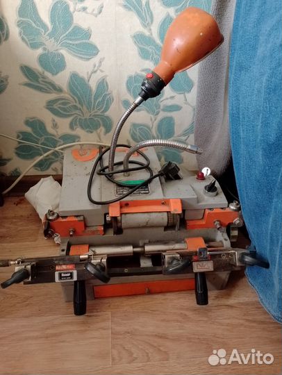 Продам станок для изготовления ключей
