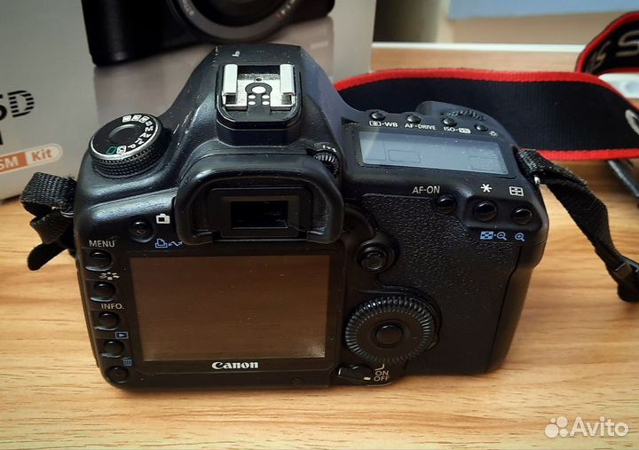 Фотоаппарат Canon EOS 5D Mark ii на удачу