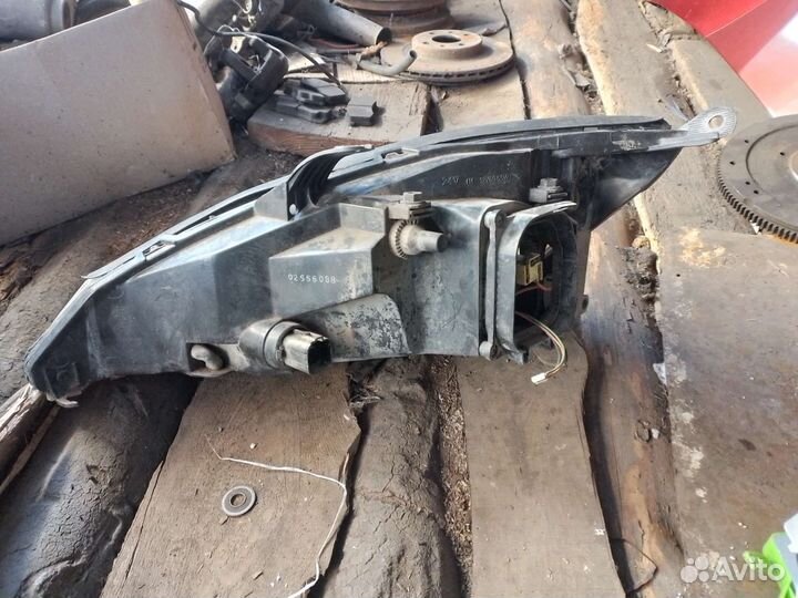 Правая Фара фокус 1