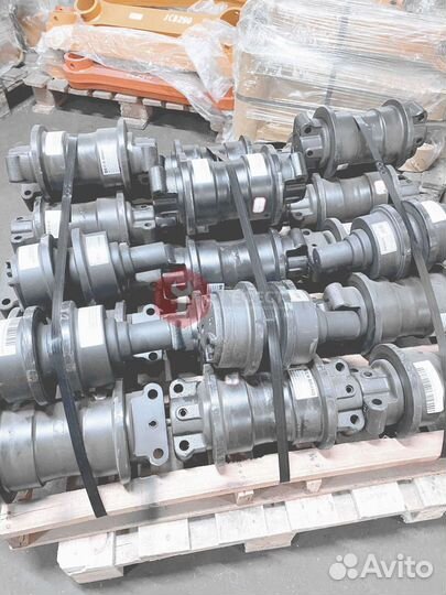Каток поддерживающий Hitachi EX300 9062405