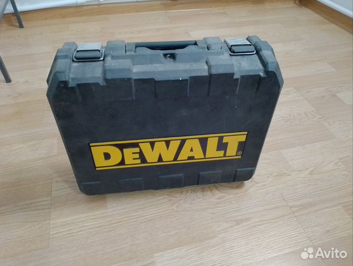 Шуруповëрт dewalt