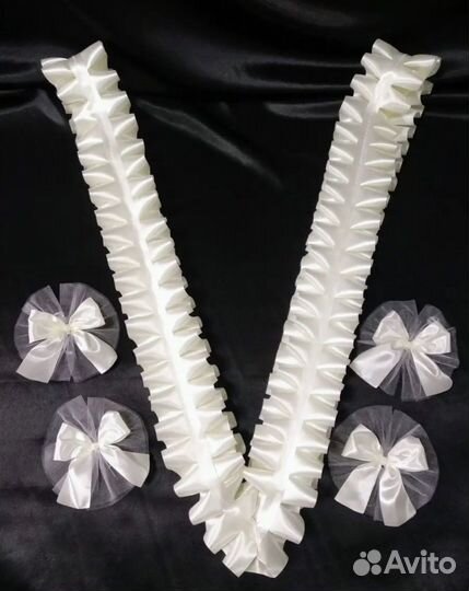 Свадебное украшение на машину