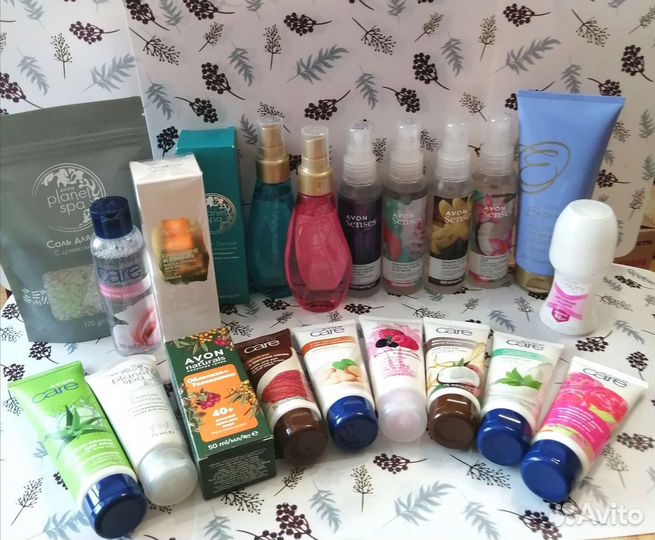 Гель для душа и другие товары Эйвон