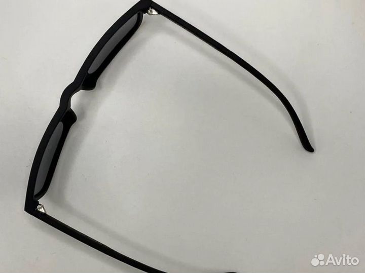 Солнцезащитные очки lacoste