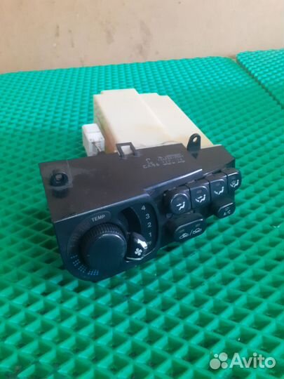 Блок управления климат-контролем Mazda Xedos 6