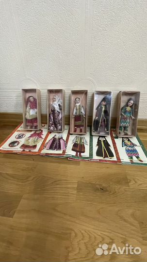 Коллекционные куклы в национальных костюмах