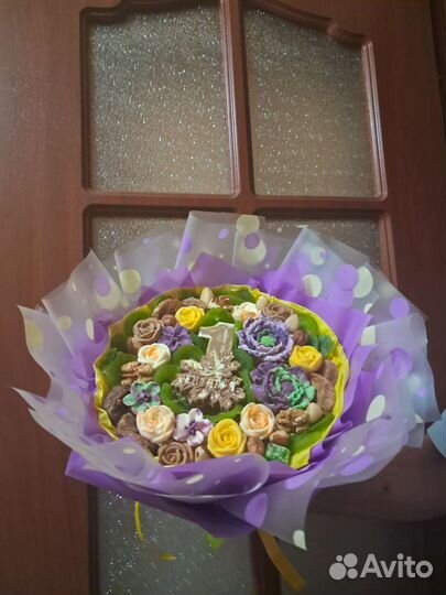 Букеты к 1 сентября из шоколада и сухофруктов